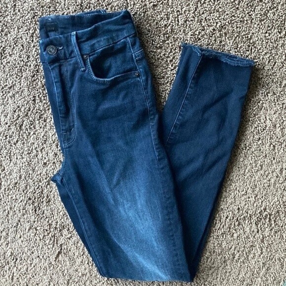 MOTHER Jeans High Waisted Looker Ankle Fray in Last Call (24)